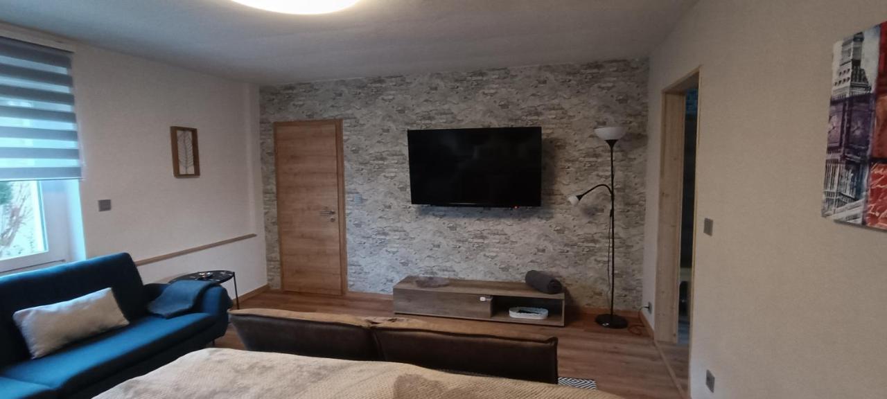 Haus Mari Apartment Niederwiesa ภายนอก รูปภาพ