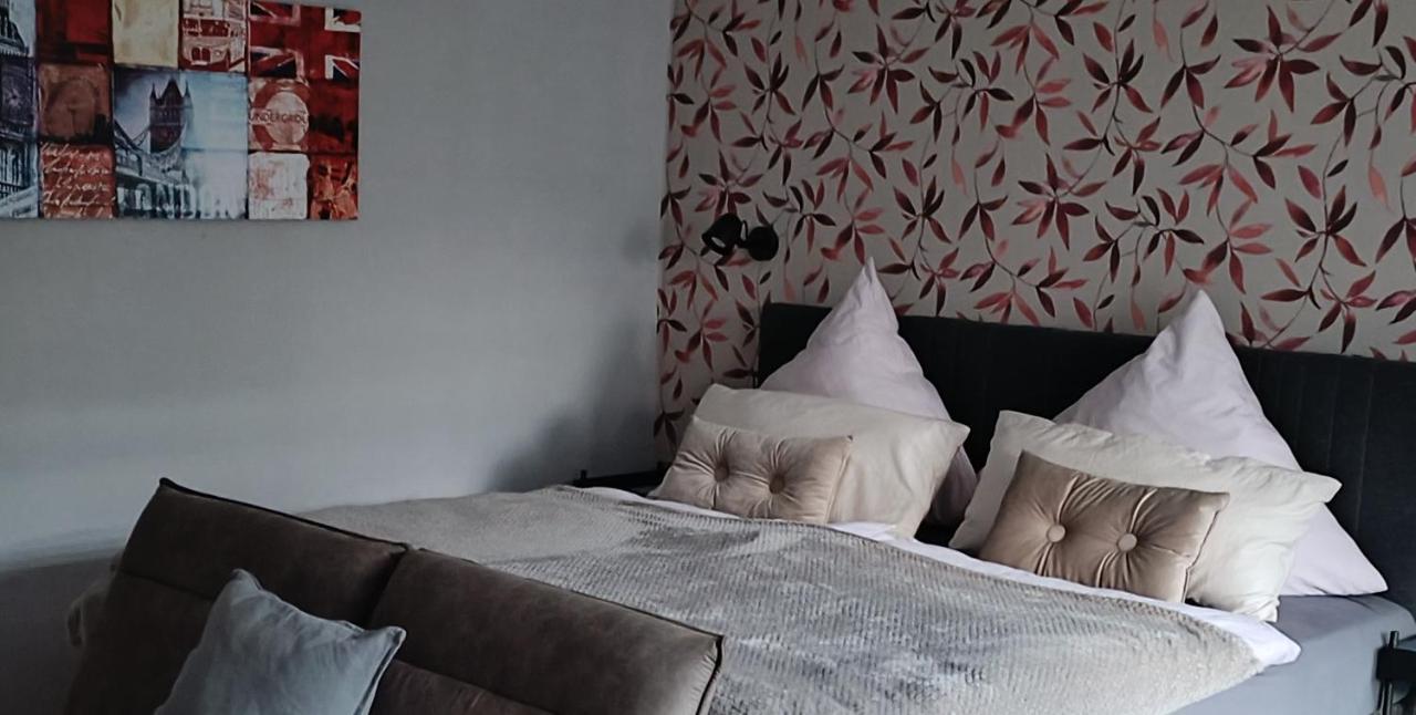 Haus Mari Apartment Niederwiesa ภายนอก รูปภาพ